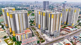 Khu thương mại Bcons City Mall nằm trong tổng thể dự án Bcons City với hơn 5.000 căn hộ đã hoàn thành, gần 200 căn nhà phố, trường học liên cấp 1, 2, 3…