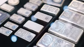 Bạc miếng gây sốt, nhà đầu tư nên “đu trend” hay đứng ngoài?