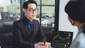 Cuộc đua thị phần môi giới nóng lên: VPS giữ ngôi vương, Vietcap vượt HSC lên top 4