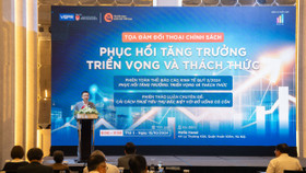 Kinh tế Việt Nam “vượt bão” ngoạn mục, tăng trưởng GDP có thể về đích đúng hẹn