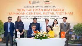 Đại diện Kim Oanh Group và Central Retail Việt Nam ký kết hợp tác chiến lược cùng phát triển hệ sinh thái thương mại - dịch vụ hiện đại tại các khu đô thị