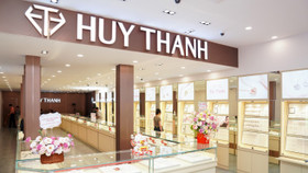 Ồn ào bán nhẫn vàng 18K thiếu trọng lượng: Chủ thương hiệu Huy Thanh Jewelry là ai?