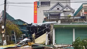 Ngân hàng Nhà nước yêu cầu cơ cấu nợ, giảm lãi vay, hỗ trợ người dân chịu ảnh hưởng bão số 10