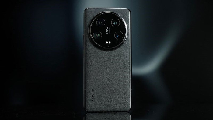 Một trong những điểm nổi bật nhất trong thiết kế của Xiaomi 14 Ultra chính là cụm camera hình tròn với kích thước lớn