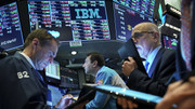 Chứng khoán Mỹ xanh sàn, giá dầu hồi phục
