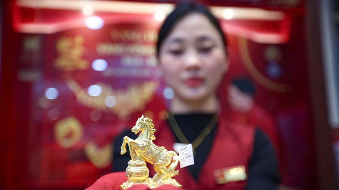 Nguồn cung dồi dào, người dân thoả sức chọn vàng cầu may ngày vía Thần Tài