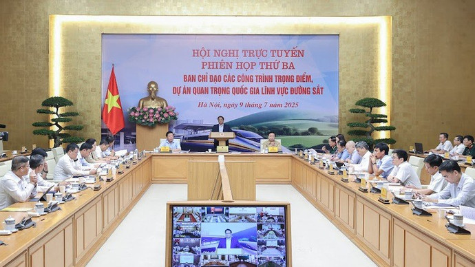 Thủ tướng Phạm Minh Chính yêu cầu đồng loạt tổ chức khởi công các dự án giải phóng mặt bằng cho đường sắt tốc độ cao Bắc – Nam và tuyến đường sắt Lào Cai - Hà Nội - Hải Phòng vào 19/8/2025 và hoàn thành trong năm 2026 - Ảnh: VGP/Nhật Bắc