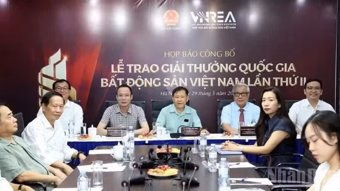 Chấm điểm "sếu đầu đàn" ngành địa ốc bằng giá trị thực