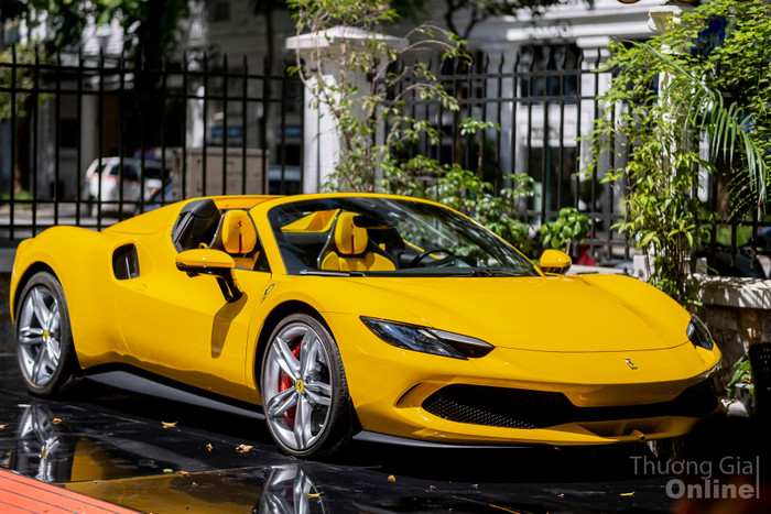 Ferrari 296 GTS tắm nắng hè tại Hà Nội dsf9243.jpg