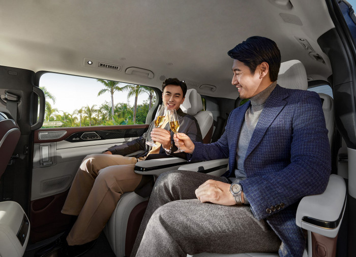 byd-m9-lifestyle-7.jpg