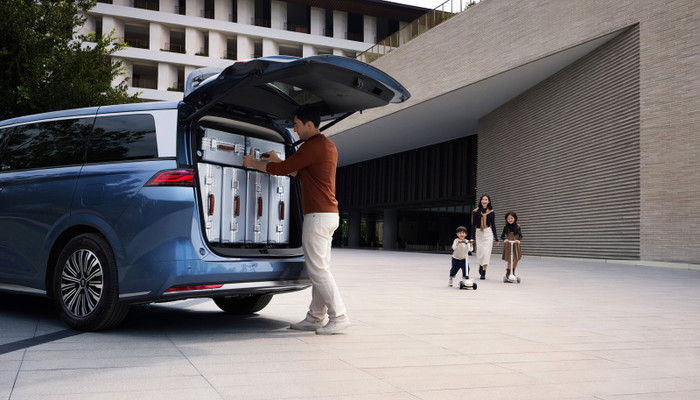 byd-m9-lifestyle-10.jpg
