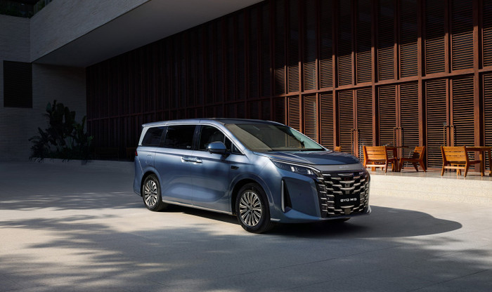 byd-m9-lifestyle-14.jpg