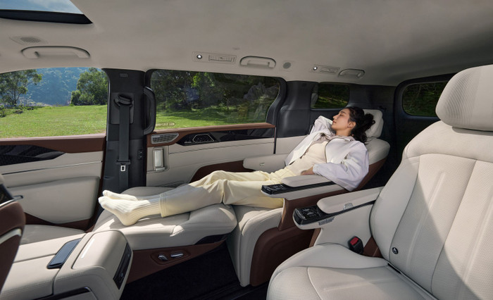 byd-m9-lifestyle-4.jpg