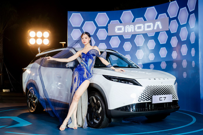Omoda & Jaecoo Việt Nam hé lộ giá mở bán Omoda C7