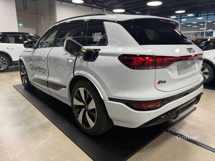 Audi Q6 e-tron là mẫu xe thuần điện tiếp theo mà Audi sẽ sớm ra mắt tại Việt Nam attwepvsiivv1dpx20hqwwkj7ib9l4krzh0xf117qnsb9g.jpg