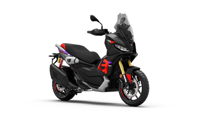 02-aprilia-sr-gt-400-rally-replica.jpg