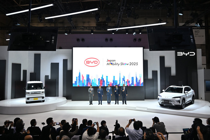 BYD Racco (bên phải) và BYD K-EV (bên trái) được ra mắt tại Japan Mobility Show 2025 byd-press-conference-at-japan-mobility-show-2025.jpg