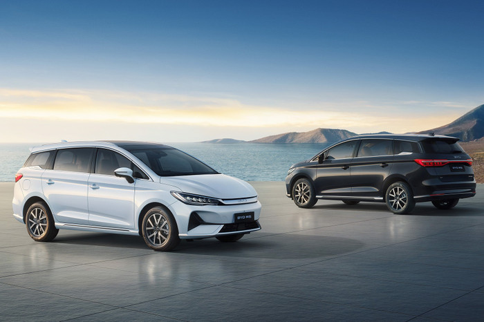 byd-m6-ngoai-that.jpg