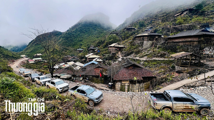 Ford Ranger và hành trình hỗ trợ các xóm nghèo tại Cao Bằng