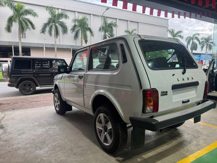 Sau bao nhiêu năm vắng bóng, Lada Niva Legend vẫn mang kiểu dáng quen thuộc lada-niva-legend-tctg-6.jpg
