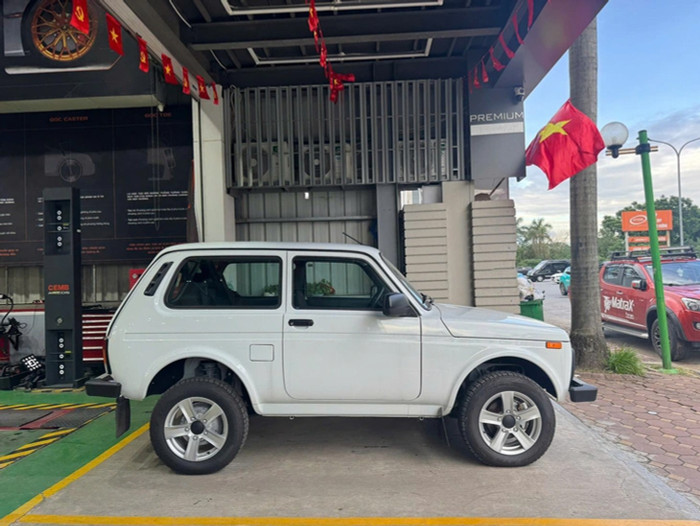 Lada Niva Legend dự kiến có giá bán khoảng 400 triệu đồng Lada Niva Legend dự kiến có giá bán khoảng 400 triệu đồng