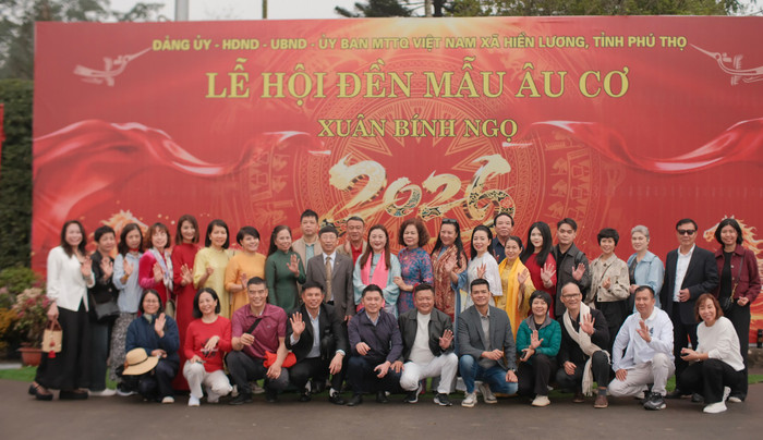 Đoàn doanh nhân VACOD - HBA hành trình về miền đất Tổ, dâng hương tưởng nhớ Tổ Mẫu Âu Cơ và các Vua Hùng