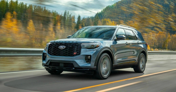 2025-ford-explorer-st-10-crop-1706857936077.jpg