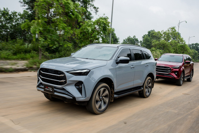 Các trang bị an toàn chủ động ADAS cũng đã xuất hiện trên Isuzu mu-X 2025 onu-2303.jpg