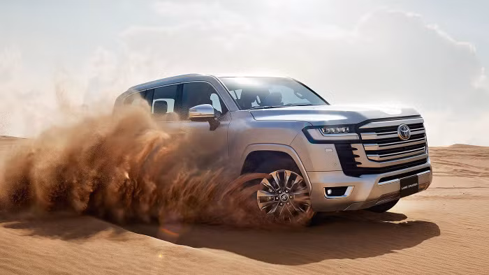 Toyota Land Cruiser 300 được triệu hồi để cập nhật phần mềm điều khiển hộp số tự động