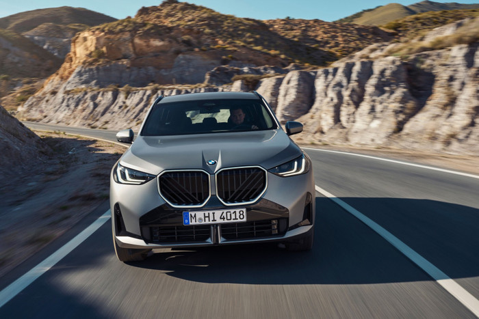 BMW X3 thế hệ mới sử dụng công nghệ Mild Hybrid để tăng cường khả năng vận hành p90554998-lowres-the-new-bmw-x3-20-xd.jpg