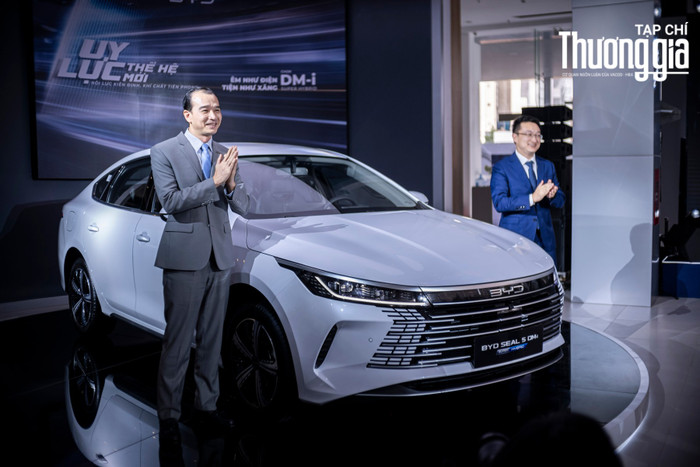 BYD Seal 5 PHEV chỉ 696 triệu, "phá đảo" giá phân khúc sedan cỡ C