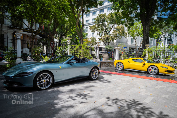 Cặp đôi siêu xe Ferrari Roma Spider và Ferrari 296 GTS có mặt tại Hà Nội, giá khoảng 23 tỷ đồng