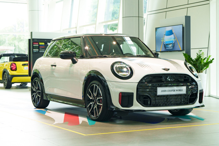 MINI John Cooper Works phiên bản nâng cấp chính thức về Việt Nam