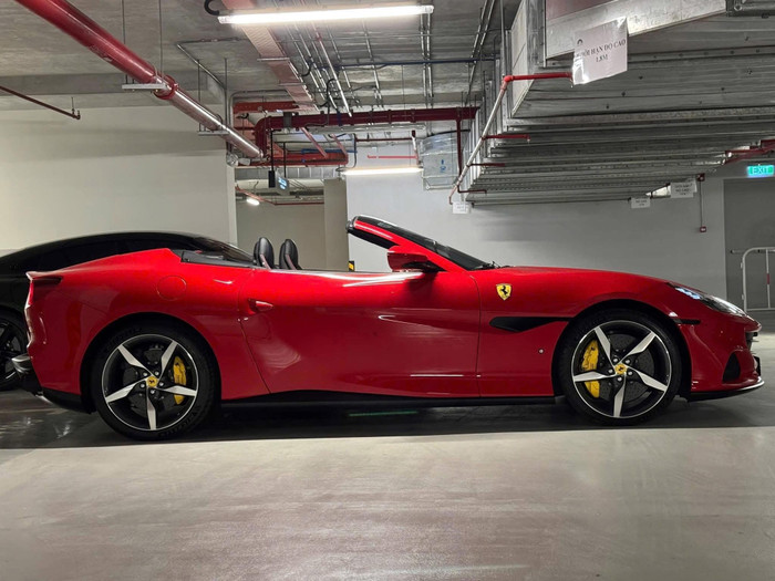 Ferrari Portofino M chỉ có phiên bản mui trần với mui xếp cứng được gập gọn ở cốp sau. (Ảnh: Vic Nguyen) img-7897.jpg