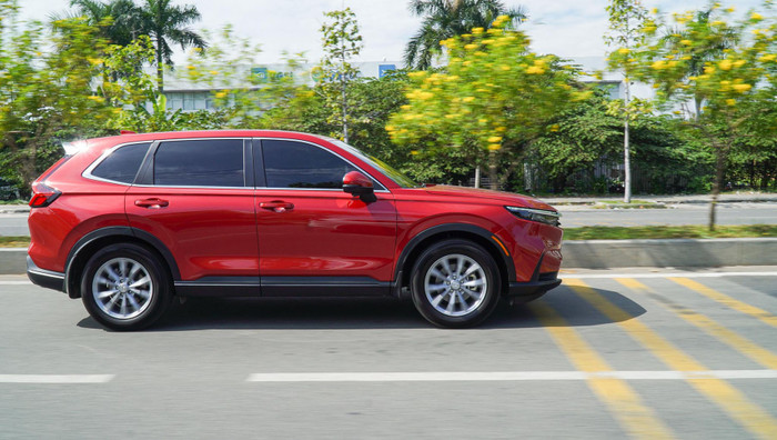 Honda CR-V mới được nâng cấp tính năng an toàn, giá chỉ từ 1,039 tỷ đồng