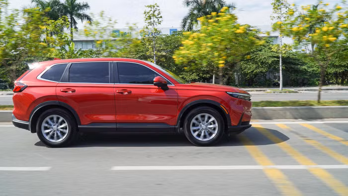 Honda CR-V mới được nâng cấp tính năng an toàn, giá chỉ từ 1,039 tỷ đồng