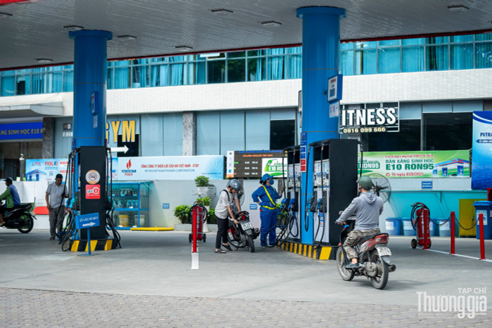 Xăng sinh học E10 sẽ cần thêm thời gian để chứng minh chất lượng trong thực tế và cần thêm các chính sách hỗ trợ từ chính phủ để người dân tiếp cận dễ dàng hơn dsf2883.jpg