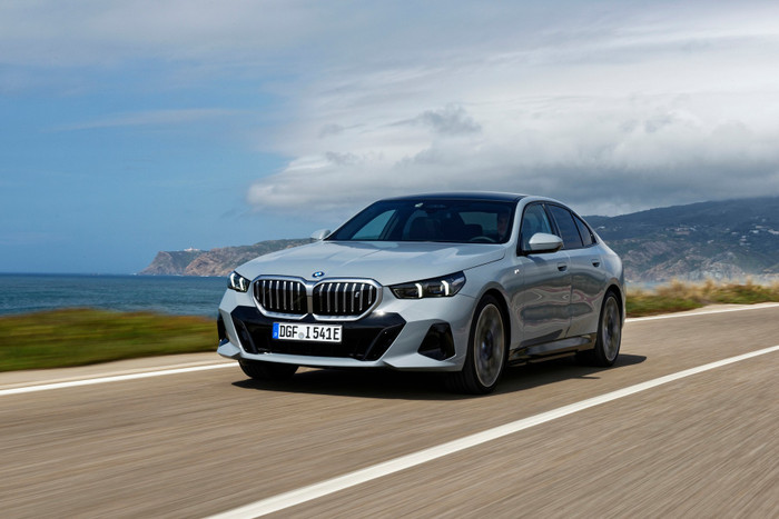 BMW 5-Series cũng được THACO AUTO ra mắt cùng ngày với BMW X3 thế hệ mới p90522951-highres-the-bmw-i5-edrive40.jpg
