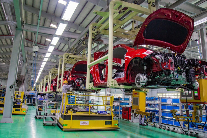 Nhà máy của THACO tại Chu Lai hiện nay đang lắp ráp nhiều mẫu xe của các thương hiệu hạng sang như Peugeot, BMW diendandoanhnghiepvn-media-uploaded-394-2022-09-28-thaco2.jpg