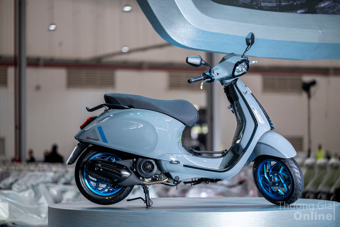 Vespa Sprint 2025 với những đường nét cá tính hơn và công nghệ mới an toàn hơn. dsf6917.jpg