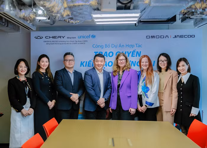 Omoda & Jaecoo hợp tác cùng UNICEF Việt Nam trong dự án hỗ trợ thế hệ trẻ làm chủ công nghệ