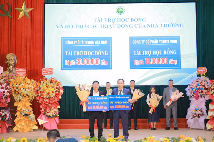 Toyota Việt Nam tiếp sức cho thế hệ trẻ với 123 suất học bổng trong năm 2025