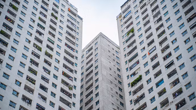 Giá căn hộ Hà Nội vượt 100 triệu đồng/m2, người mua ngày càng dè dặt