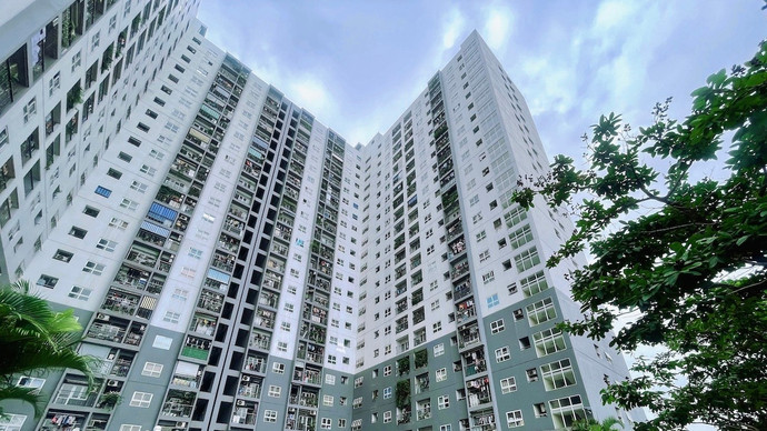 Kẹt giữa hai lằn ranh: Không đủ nghèo để mua nhà ở xã hội, không đủ giàu để mua nhà thương mại