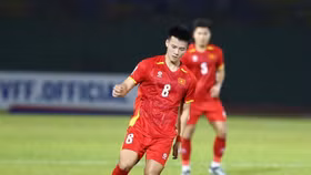 “Gà son” Thanh Nhàn và cuộc hôn nhân hạnh phúc bên vợ hot girl 