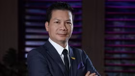 Những điều ít biết về cuộc hôn nhân của Shark Hưng và Á hậu kém 16 tuổi