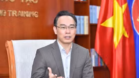  Chân dung quyền Bộ trưởng Giáo dục và Đào tạo Hoàng Minh Sơn