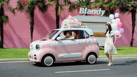 Ford Mustang Mach-e thể hiện khả năng ổn định cũng như hỗ trợ kiểm soát thân xe khi vào cua ở tốc độ cao