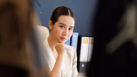 Huyền Lizzie trong phim "Cách em 1 Milimet"