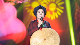 Ở tuổi ngoài 70, NSND Thu Hiền vẫn thường xuyên đi hát và không đặt nặng vấn đề cát-xê